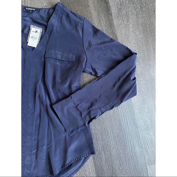 NWT Express V Neck Long Sleeve Blouse - Picture 2 of 6